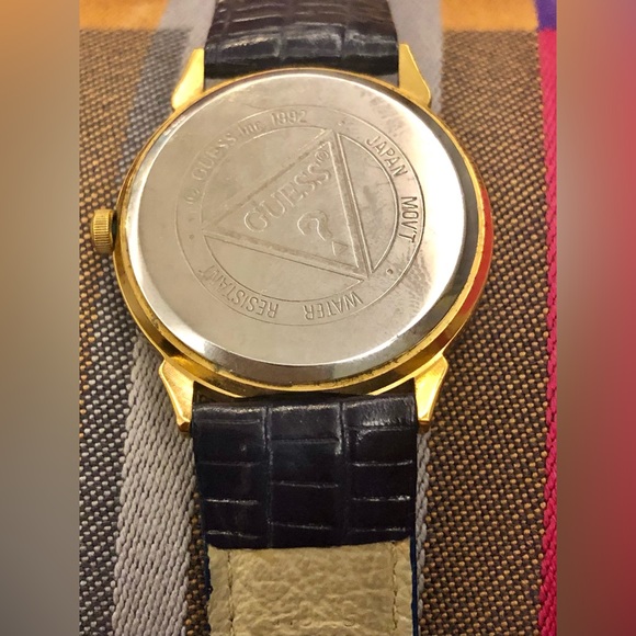 Vintage (1992) Guess Watch - Picture 8 of 13